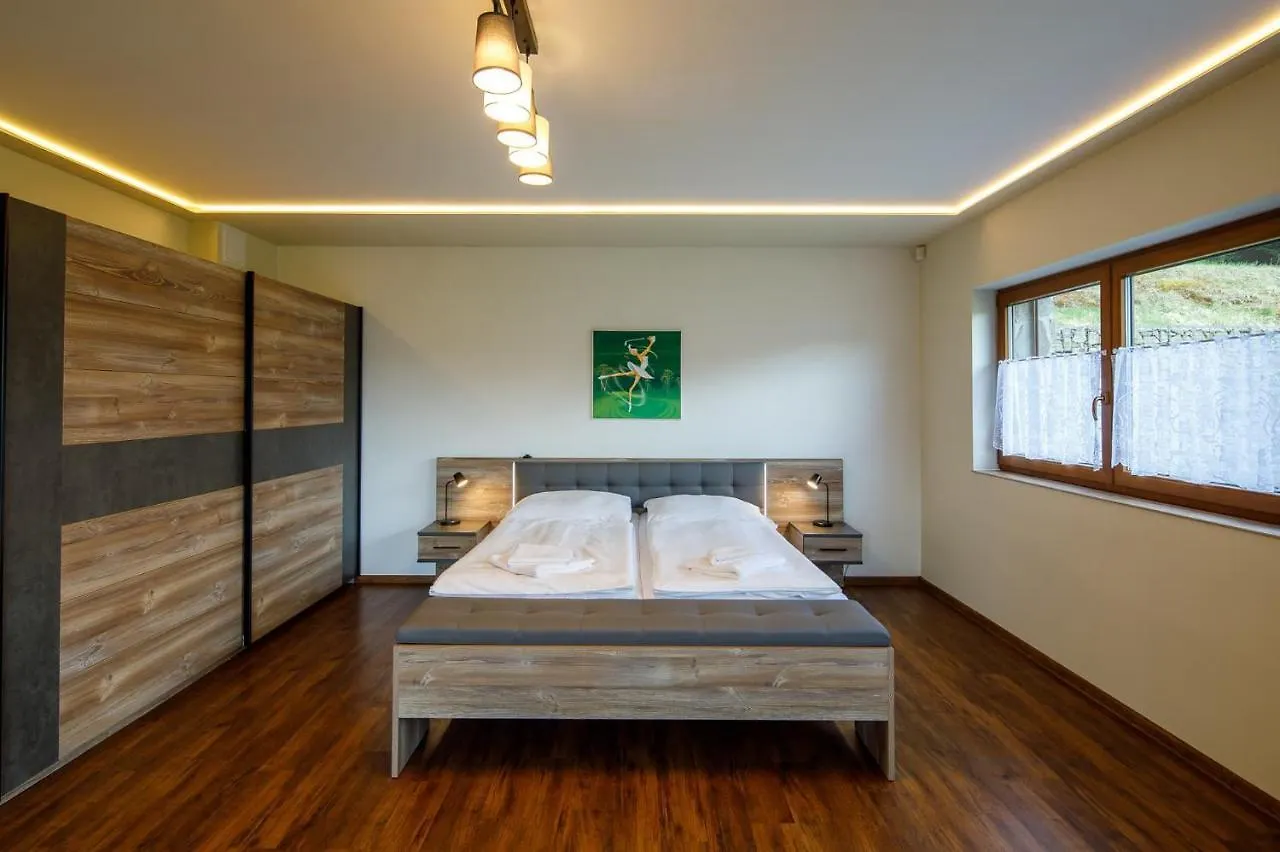 Hotel Villa Golf Cihelny Κάρλοβι Βάρι