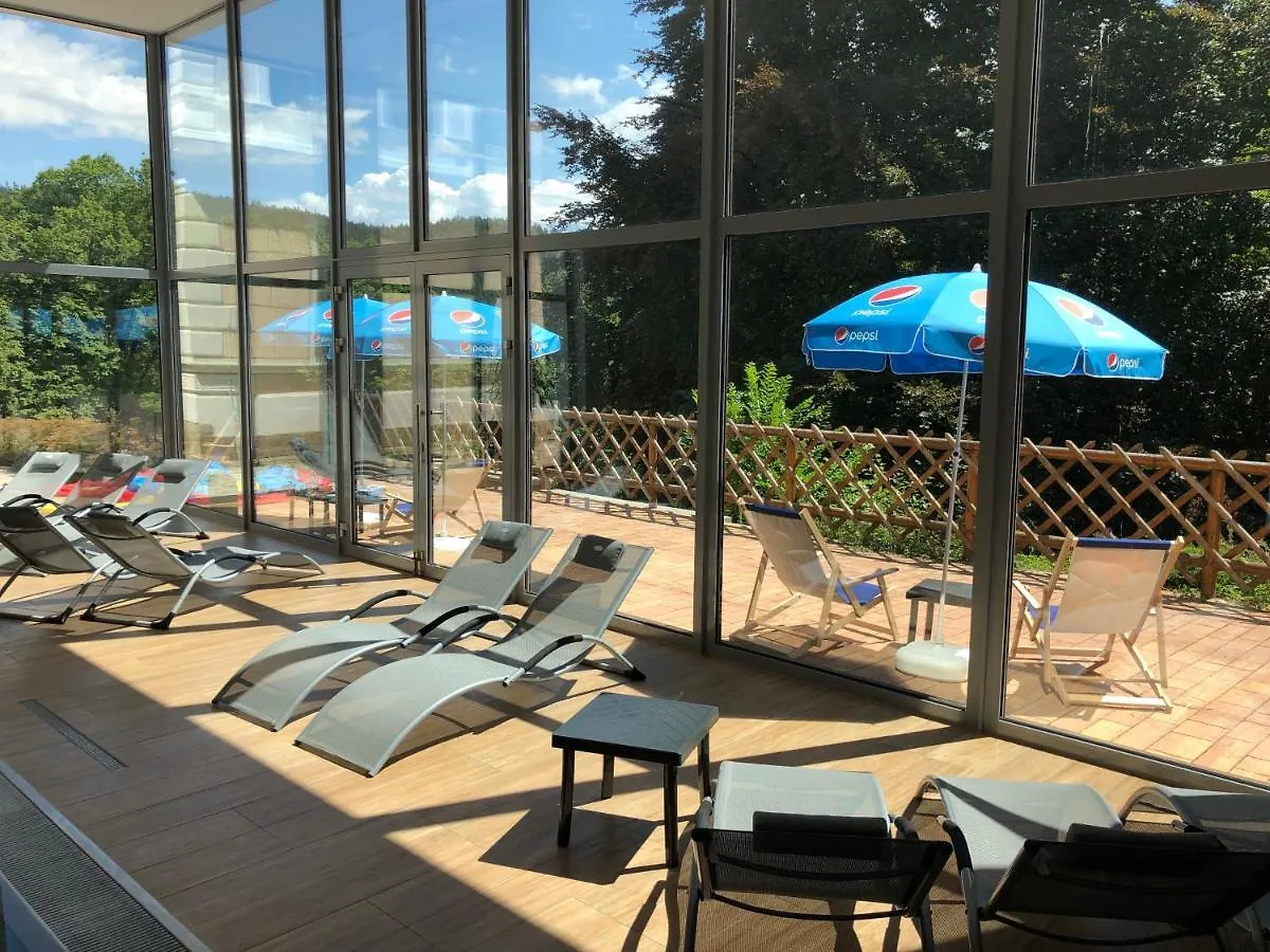Hotel Villa Golf Cihelny Κάρλοβι Βάρι
