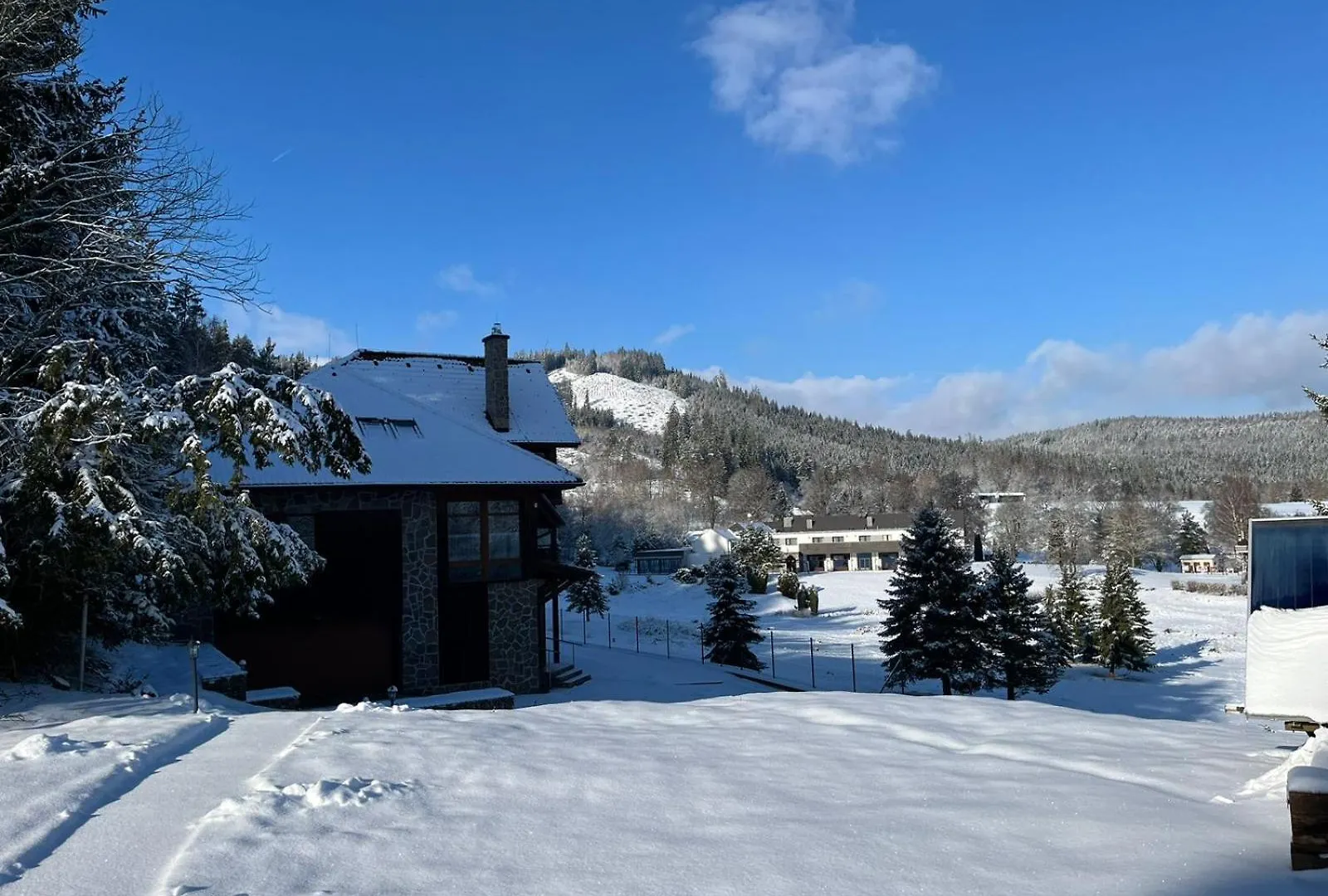 Hotel Villa Golf Cihelny Κάρλοβι Βάρι